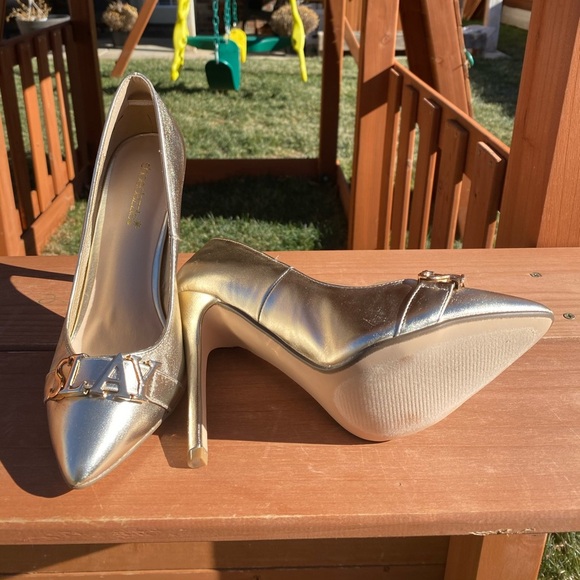 Gold Heels Shoedazzle - Picture 5 of 6